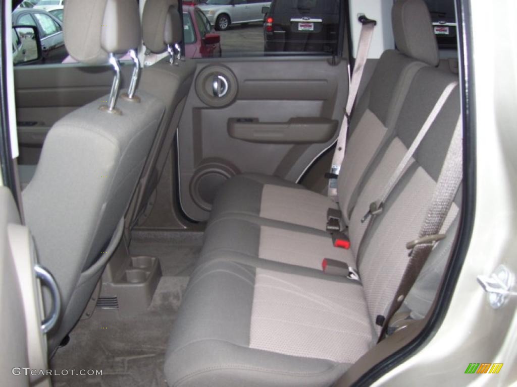 Khaki Interior 2010 Dodge Nitro SE 4x4 Photo #39966610