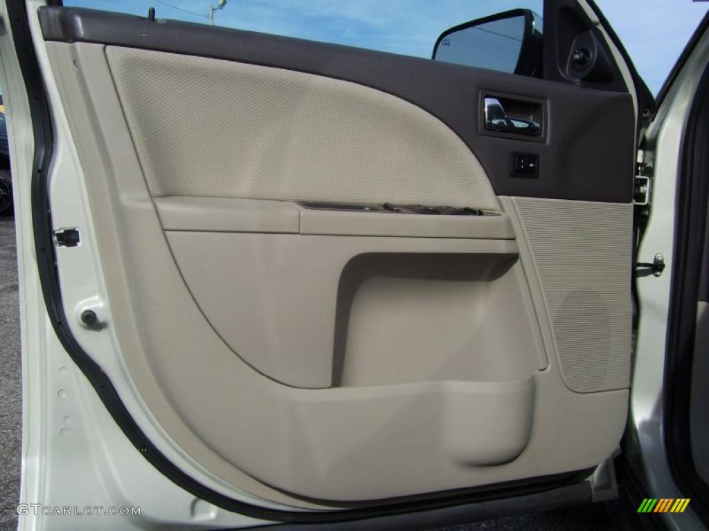 2008 Ford Taurus Limited AWD Medium Light Stone Door Panel Photo #39967432