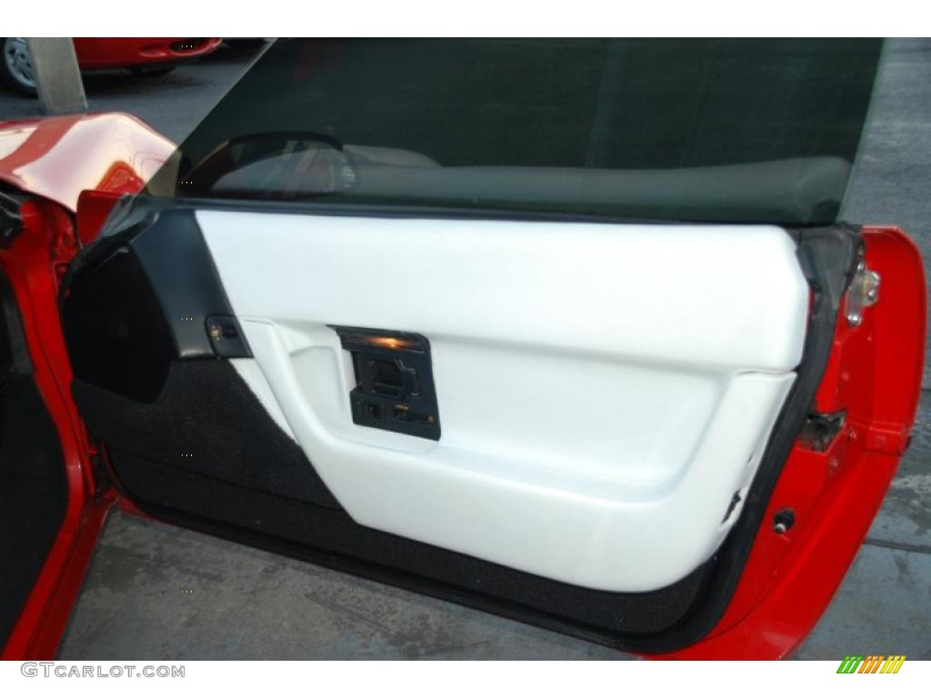 1992 Chevrolet Corvette Coupe White Door Panel Photo #39970232