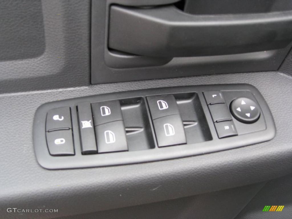 2011 Dodge Ram 2500 HD ST Crew Cab 4x4 Controls Photo #39970288