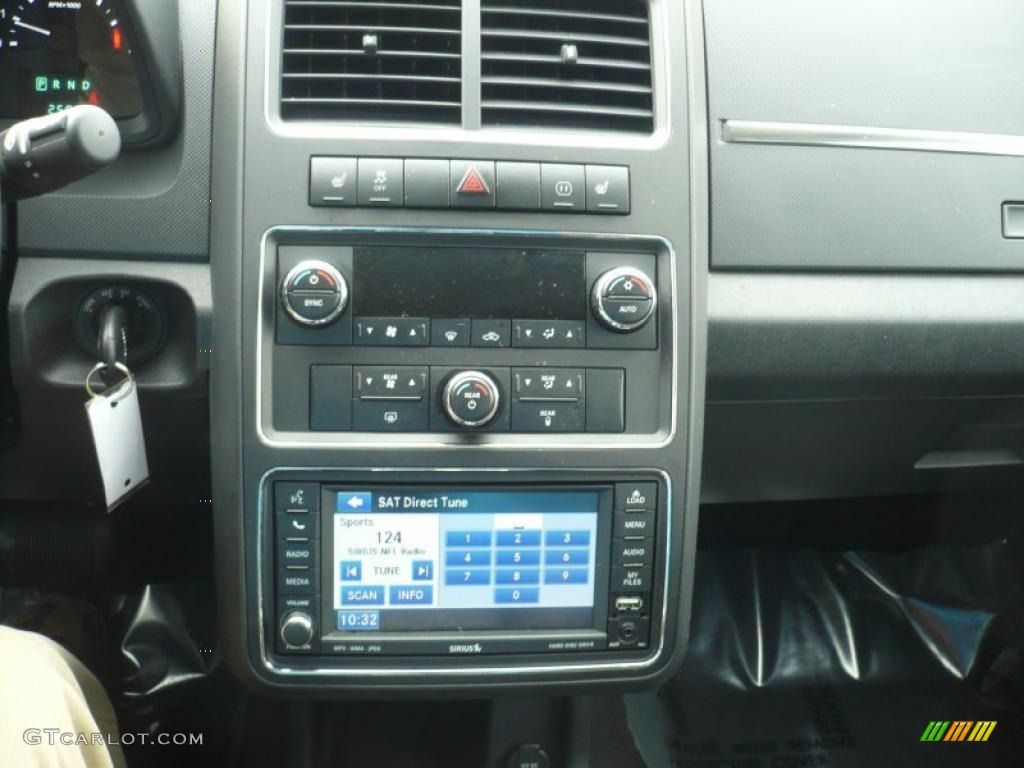 2010 Dodge Journey R/T Controls Photo #39971216
