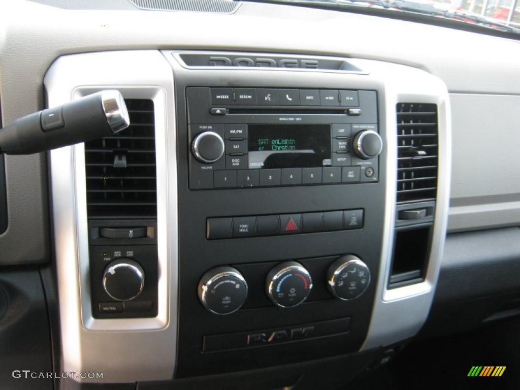 2010 Dodge Ram 2500 SLT Regular Cab 4x4 Controls Photo #39972172