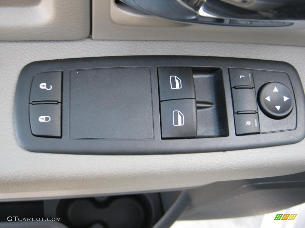2010 Dodge Ram 2500 SLT Regular Cab 4x4 Controls Photos