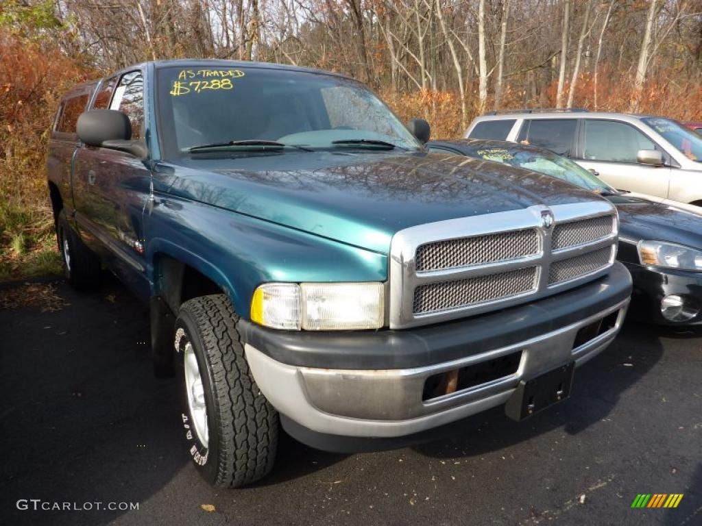 1999 Ram 1500 SLT Extended Cab 4x4 - Emerald Green Pearl / Mist Gray photo #1