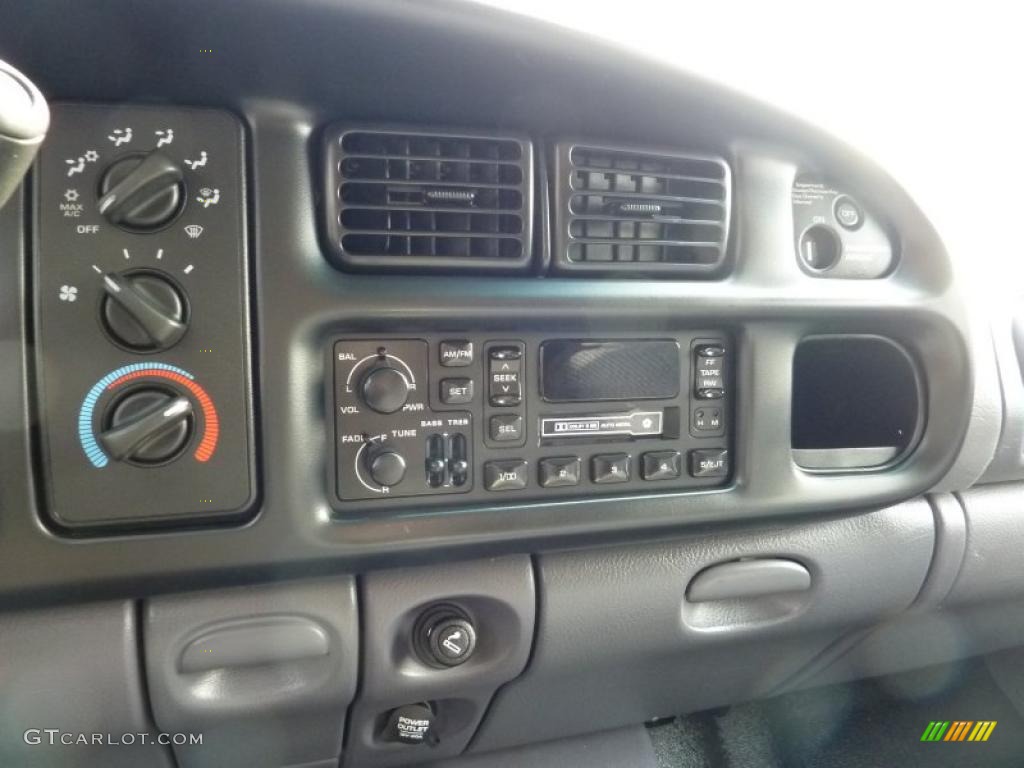 1999 Dodge Ram 1500 SLT Extended Cab 4x4 Controls Photo #39980096