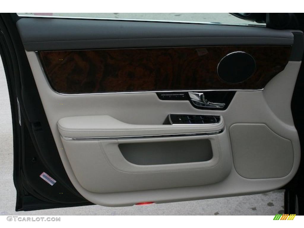 2011 Jaguar XJ XJL Ivory/Oyster Door Panel Photo #39981292