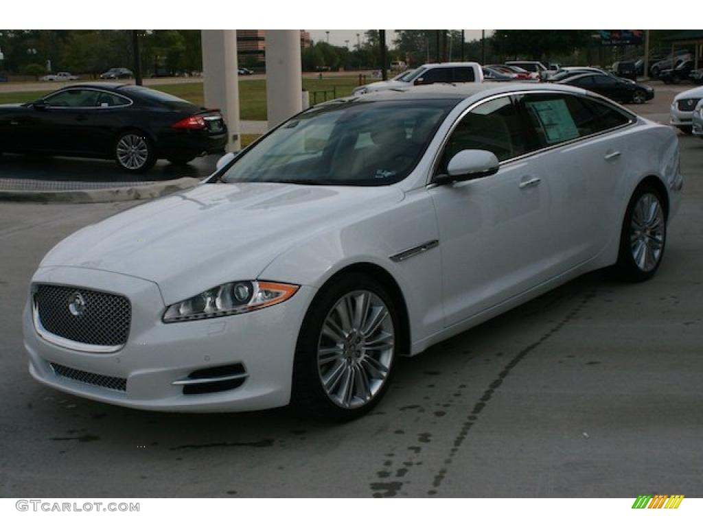 2011 XJ XJL - Polaris White / Ivory/Truffle photo #2