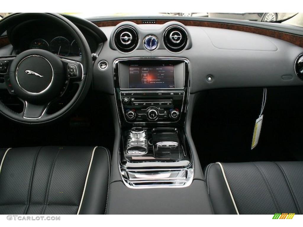 Jet Black/Ivory Interior 2011 Jaguar XJ XJ Photo #39982336