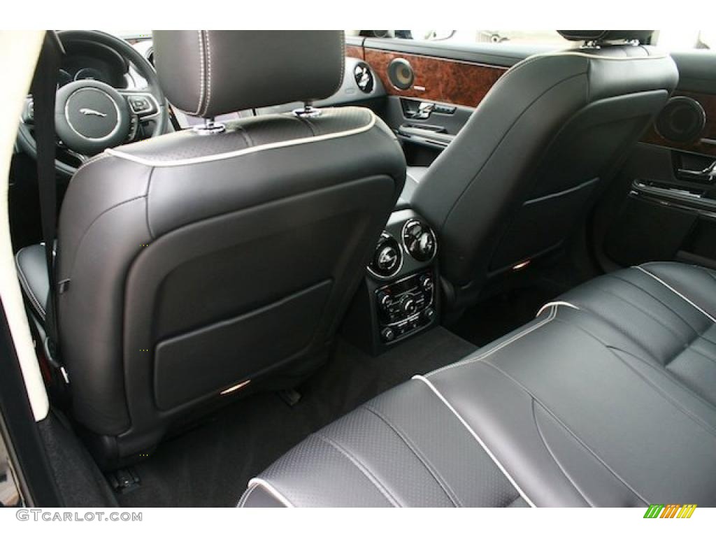 Jet Black/Ivory Interior 2011 Jaguar XJ XJ Photo #39982472