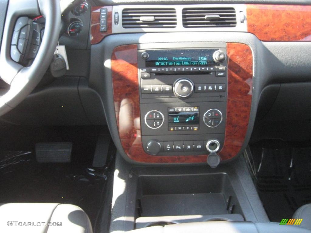 2011 Chevrolet Silverado 2500HD LTZ Crew Cab 4x4 Controls Photo #39983696
