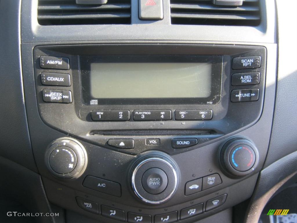 2003 Honda Accord LX Coupe Controls Photo #39986580