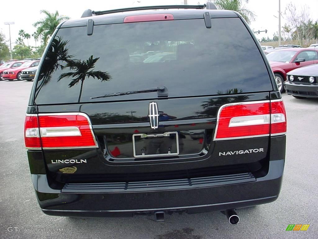 2007 Navigator L Luxury - Black / Stone photo #4