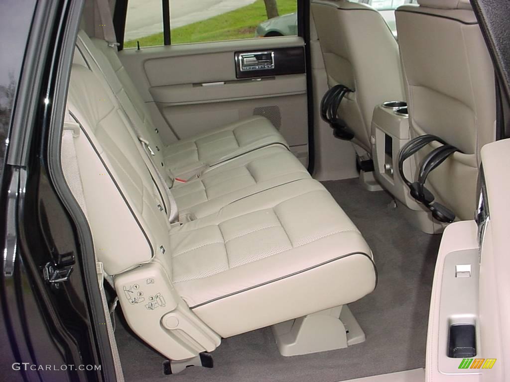 2007 Navigator L Luxury - Black / Stone photo #13