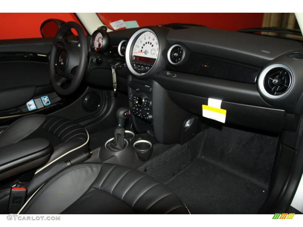 2011 Mini Cooper S Clubman Carbon Black Lounge Leather Dashboard Photo #39991524