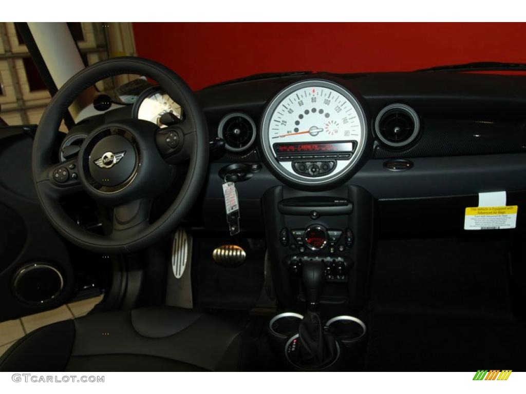 2011 Cooper S Clubman - Absolute Black / Carbon Black photo #12
