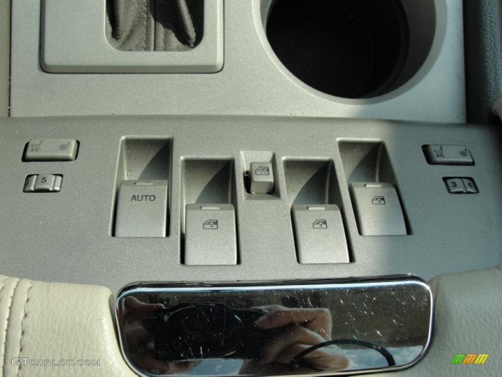 2004 Lincoln Navigator Ultimate Controls Photo #39991816