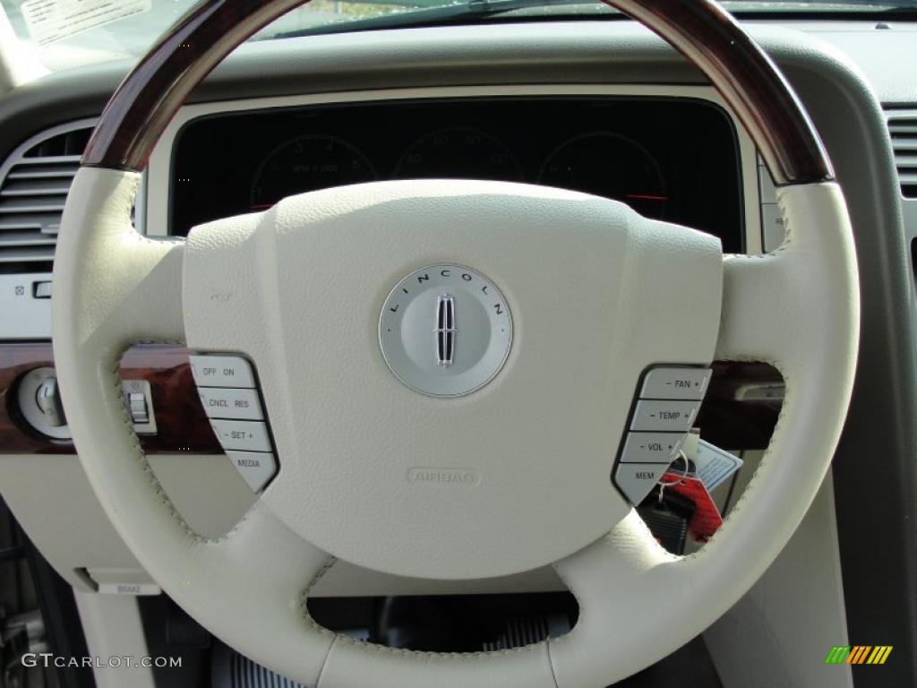 2004 Lincoln Navigator Ultimate Steering Wheel Photos