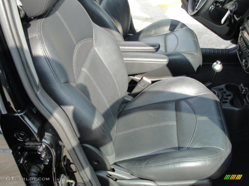 Dark Slate Gray Interior 2004 Chrysler PT Cruiser GT Photo #39992296