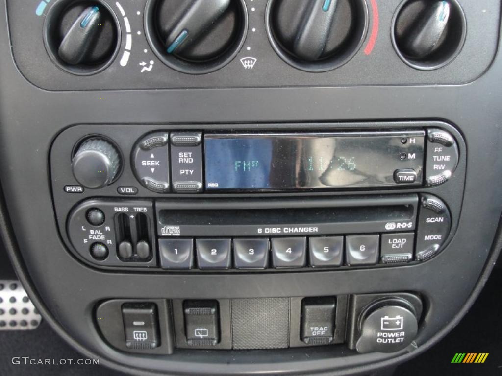 2004 Chrysler PT Cruiser GT Controls Photo #39992532