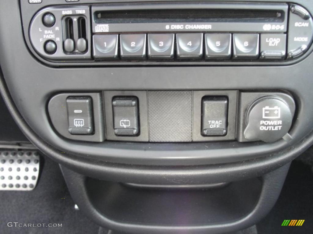 2004 Chrysler PT Cruiser GT Controls Photo #39992552