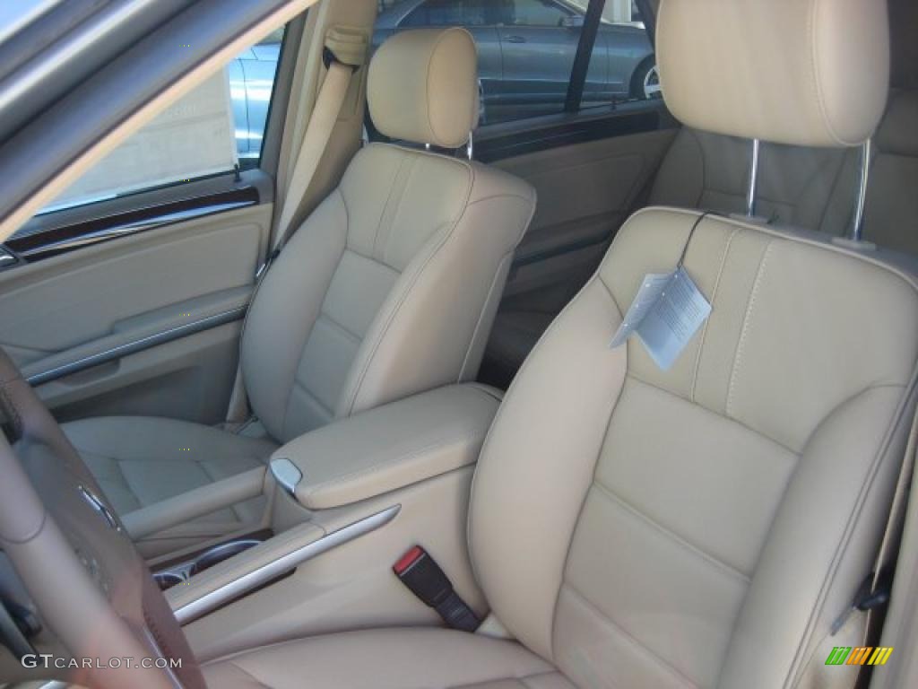 Cashmere Interior 2011 Mercedes-Benz ML 350 BlueTEC 4Matic Photo #39992672