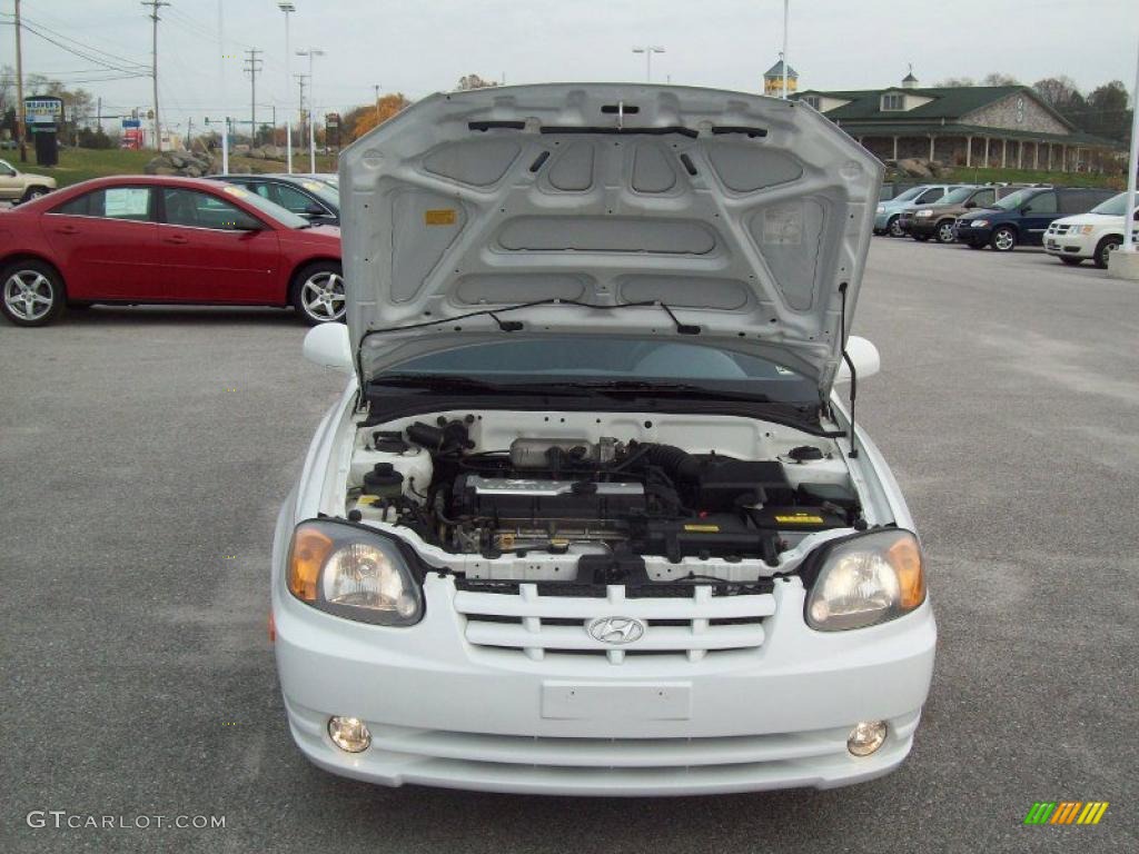 2004 Accent GT Coupe - Noble White / Gray photo #17