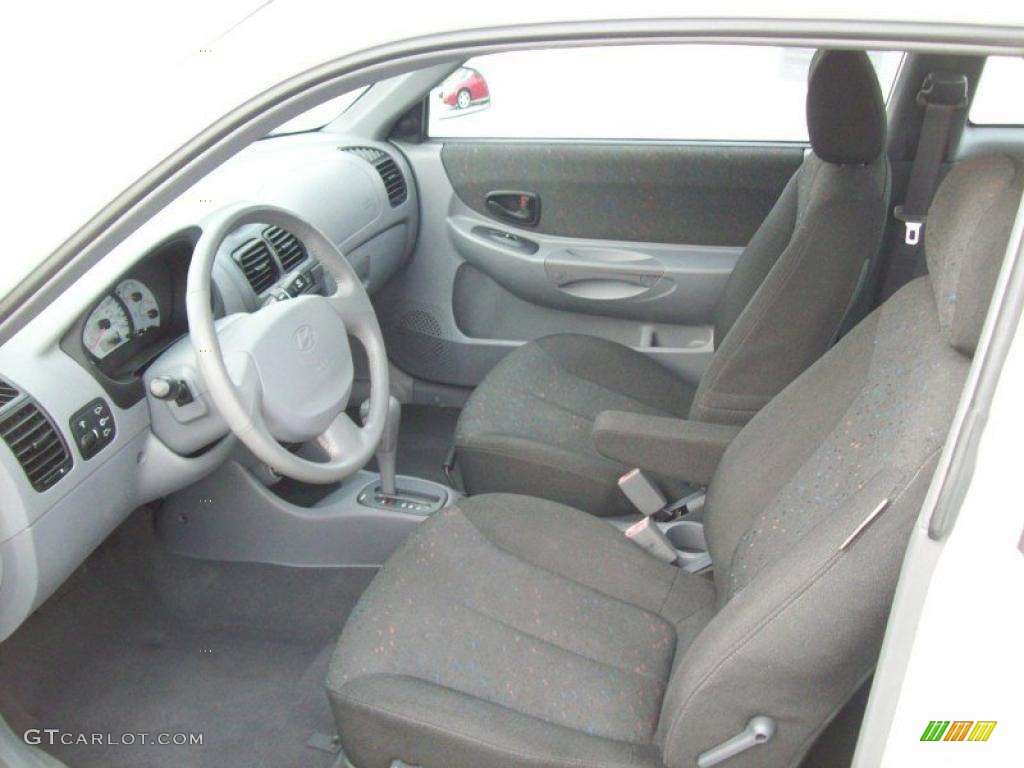 Gray Interior 2004 Hyundai Accent GT Coupe Photo #39995136