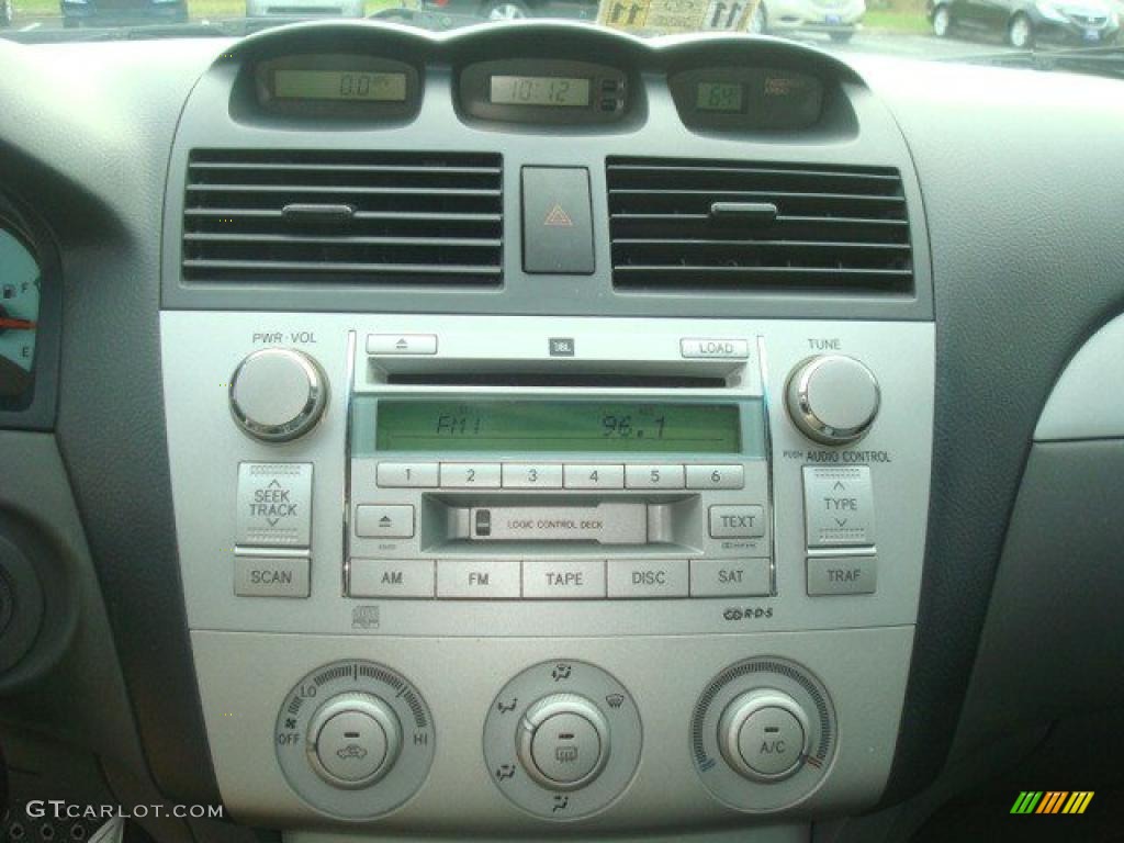 2004 Toyota Solara SE V6 Coupe Controls Photo #39997868