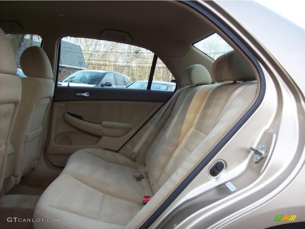 2006 Accord Value Package Sedan - Desert Mist Metallic / Ivory photo #12