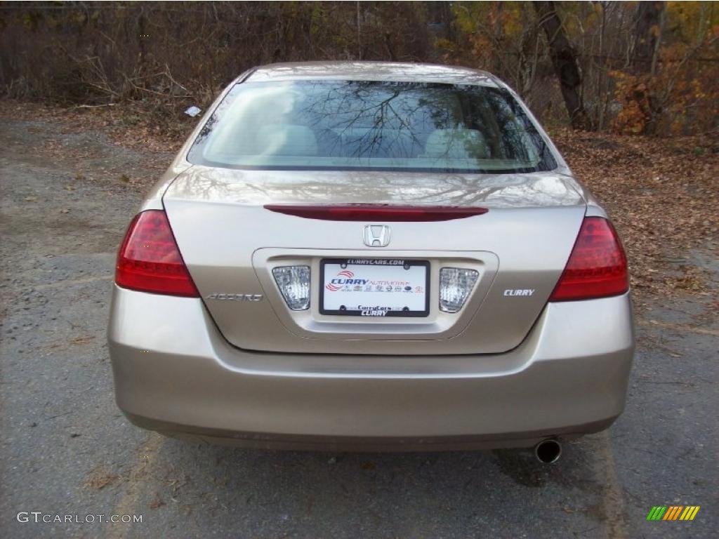2006 Accord Value Package Sedan - Desert Mist Metallic / Ivory photo #21
