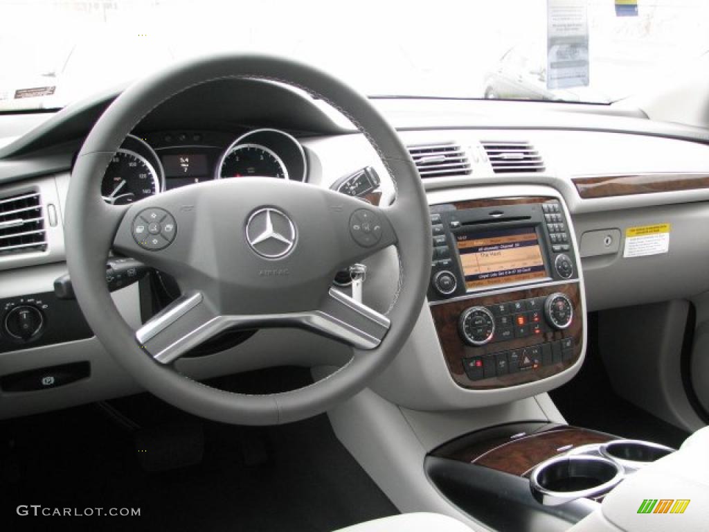 Ash Interior 2011 Mercedes-Benz R 350 BlueTEC 4Matic Photo #39999960