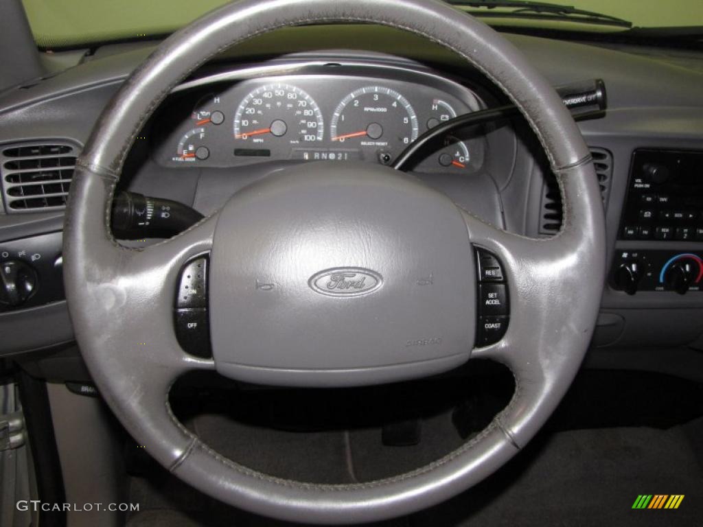 2002 Ford F150 XLT SuperCab Medium Graphite Steering Wheel Photo #40001328