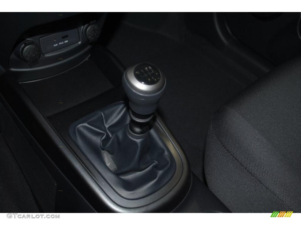 2011 Kia Soul + 5 Speed Manual Transmission Photo #40009156