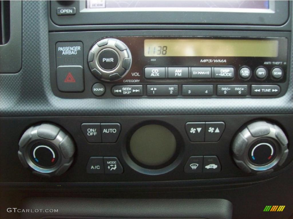 2009 Honda Ridgeline RTL Controls Photo #40010810