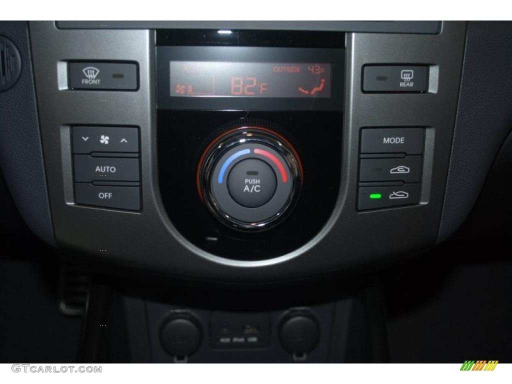 2011 Kia Forte SX Controls Photo #40011066