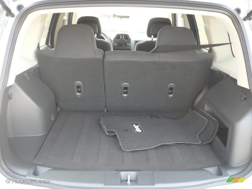 2011 Jeep Patriot Latitude Trunk Photo #40015706