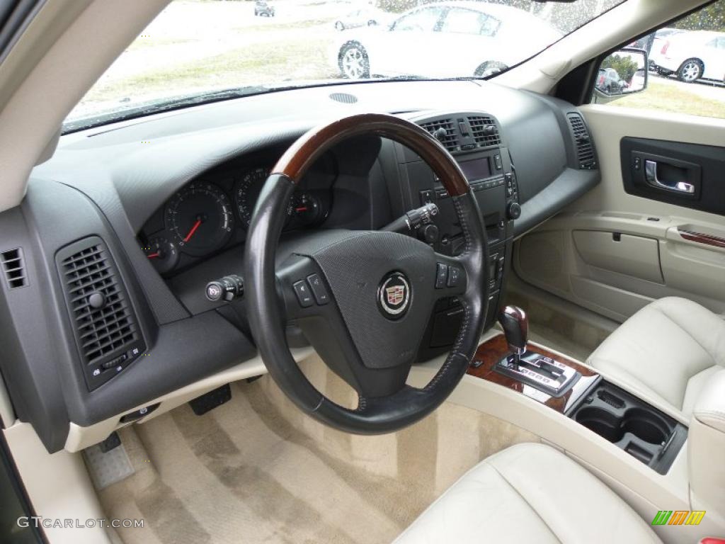 Light Neutral Interior 2004 Cadillac SRX V8 Photo #40019878