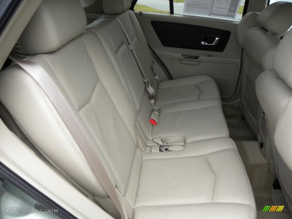 Light Neutral Interior 2004 Cadillac SRX V8 Photo #40019994