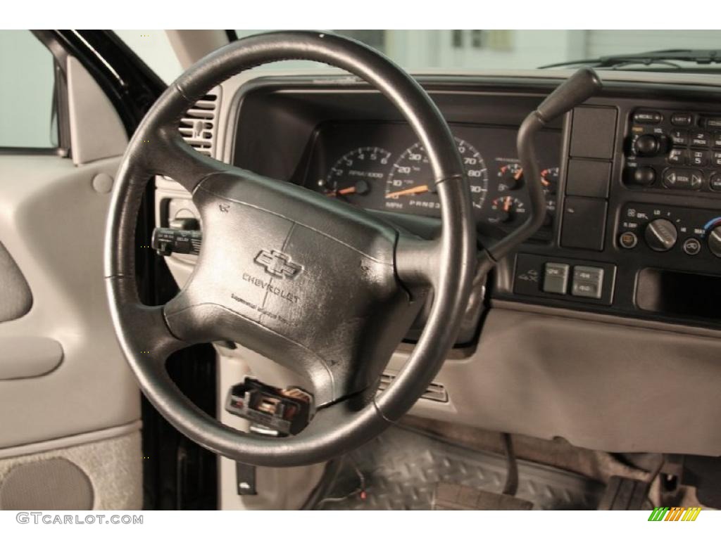 1997 Chevrolet Suburban C1500 LS Gray Steering Wheel Photo #40021078