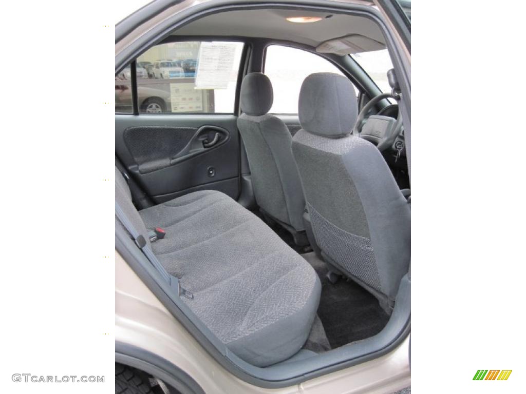 2002 Cavalier LS Sedan - Mayan Gold Metallic / Neutral photo #6