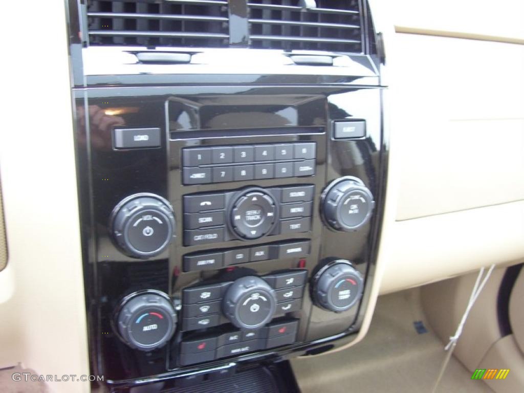 2011 Ford Escape Limited V6 4WD Controls Photo #40023522