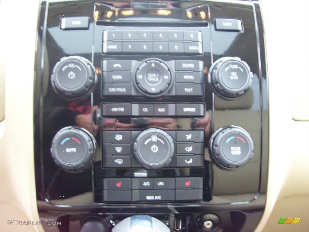 2011 Ford Escape Limited V6 4WD Controls Photo #40023550