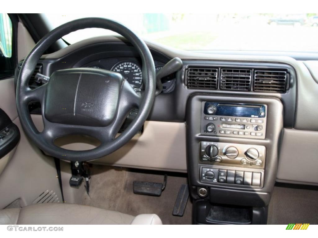2000 Chevrolet Venture LT Neutral Dashboard Photo #40024778