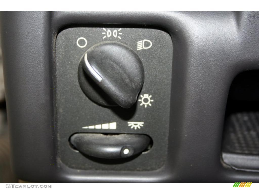 2000 Chevrolet Venture LT Controls Photo #40024898