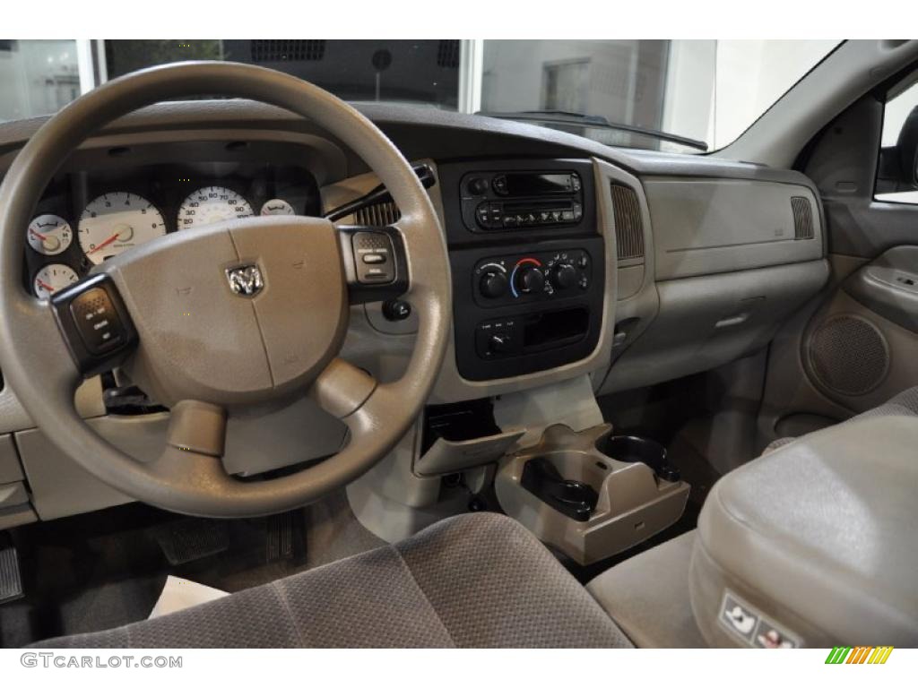 2005 Ram 1500 SLT Quad Cab 4x4 - Atlantic Blue Pearl / Dark Slate Gray photo #17