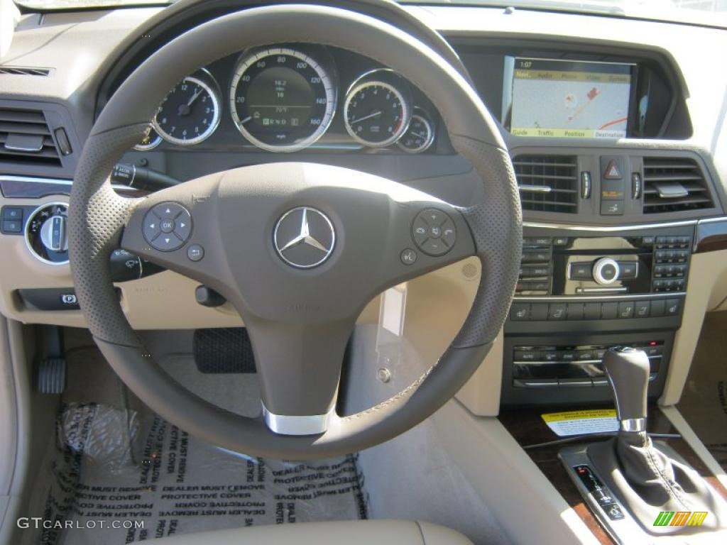 2011 Mercedes-Benz E 350 Cabriolet Almond/Mocha Dashboard Photo #40026842