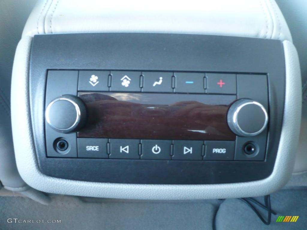 2009 GMC Acadia SLT AWD Controls Photo #40027726