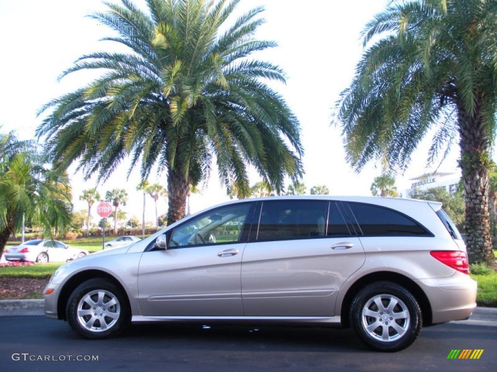 Desert Silver Metallic Mercedes-Benz R