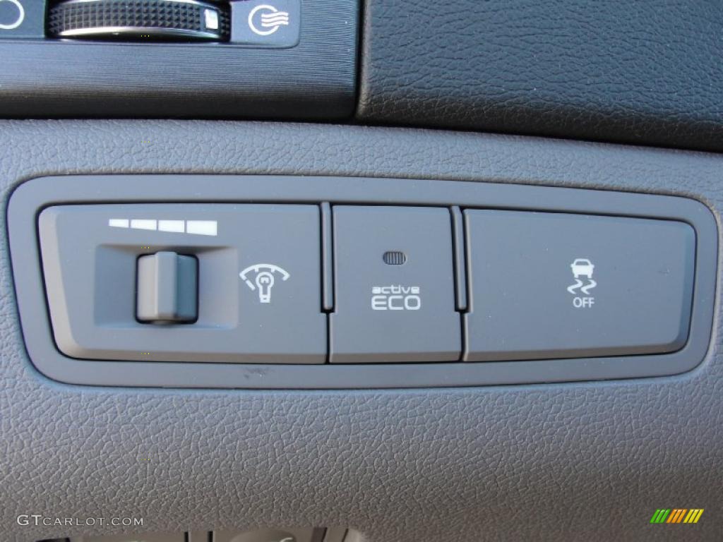 2011 Hyundai Sonata GLS Controls Photo #40029018