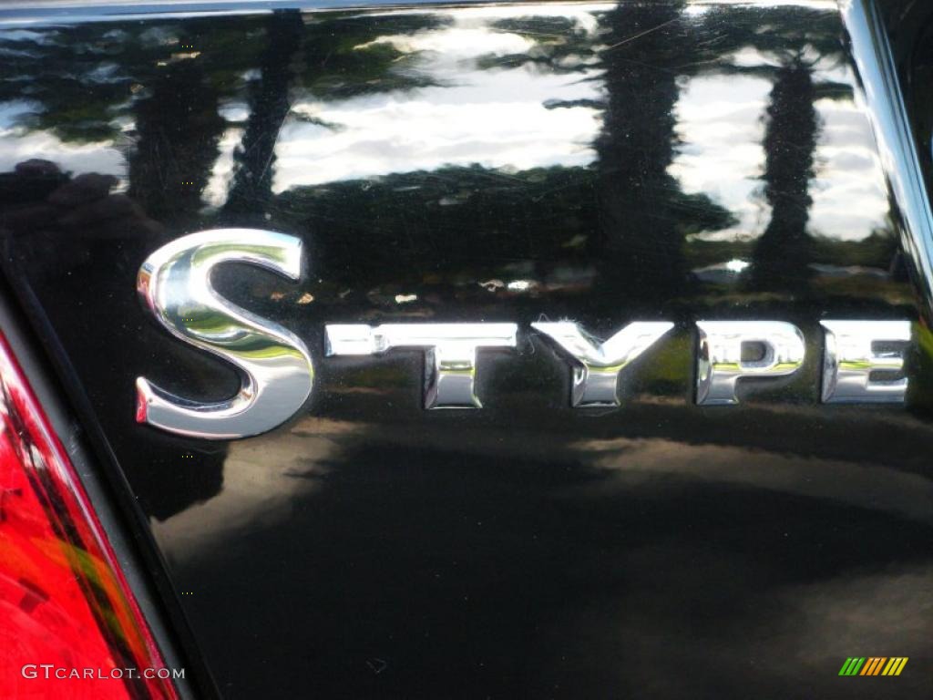 2005 Jaguar S-Type 4.2 Marks and Logos Photo #40029774
